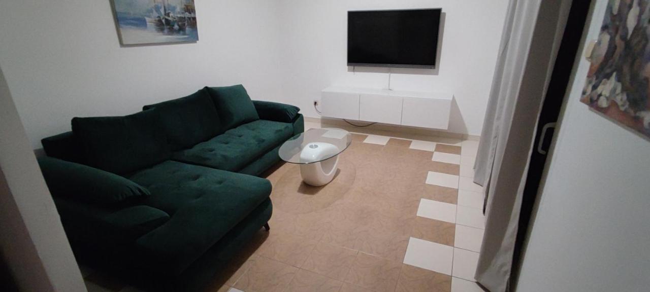 Apartments Marija Дуги Рат Екстериор снимка